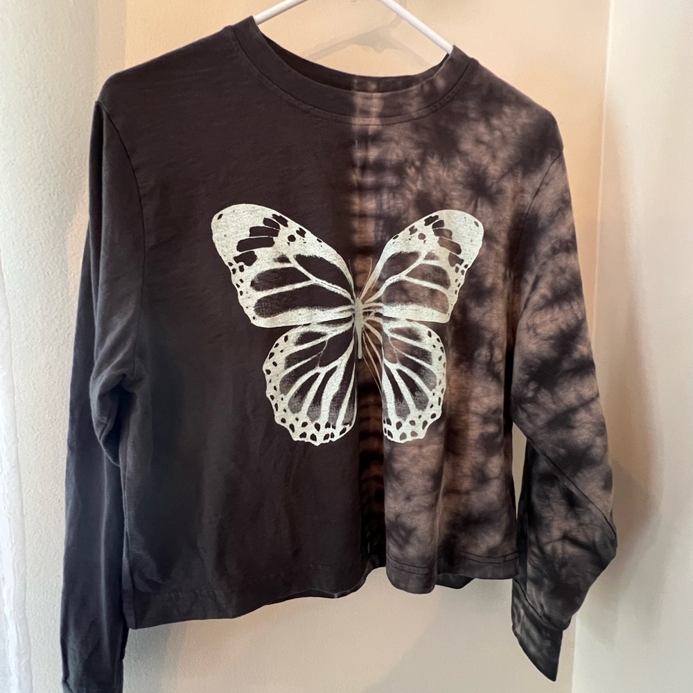 Adorable long sleeve butterfly tie dye shirt